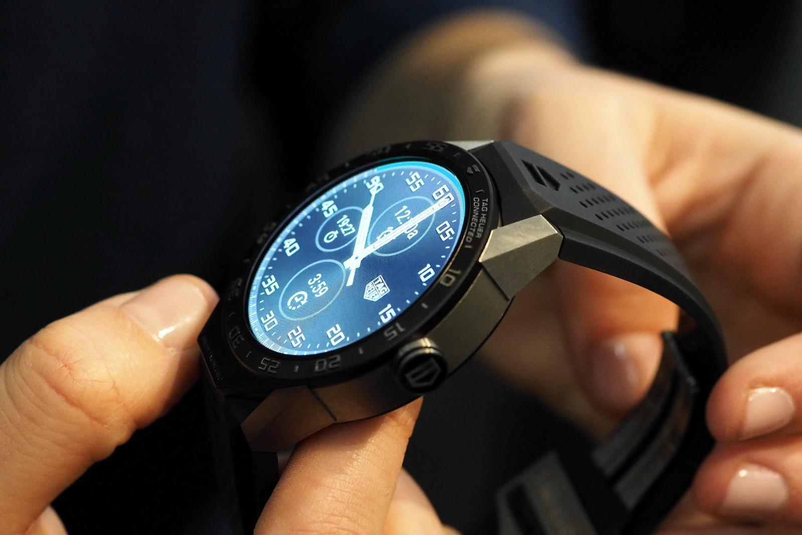 How Smartwatches and Connected Watches Can Help Businessmen | Smartwatches  and connected watches NAVI | CITIZEN WATCH Global Network