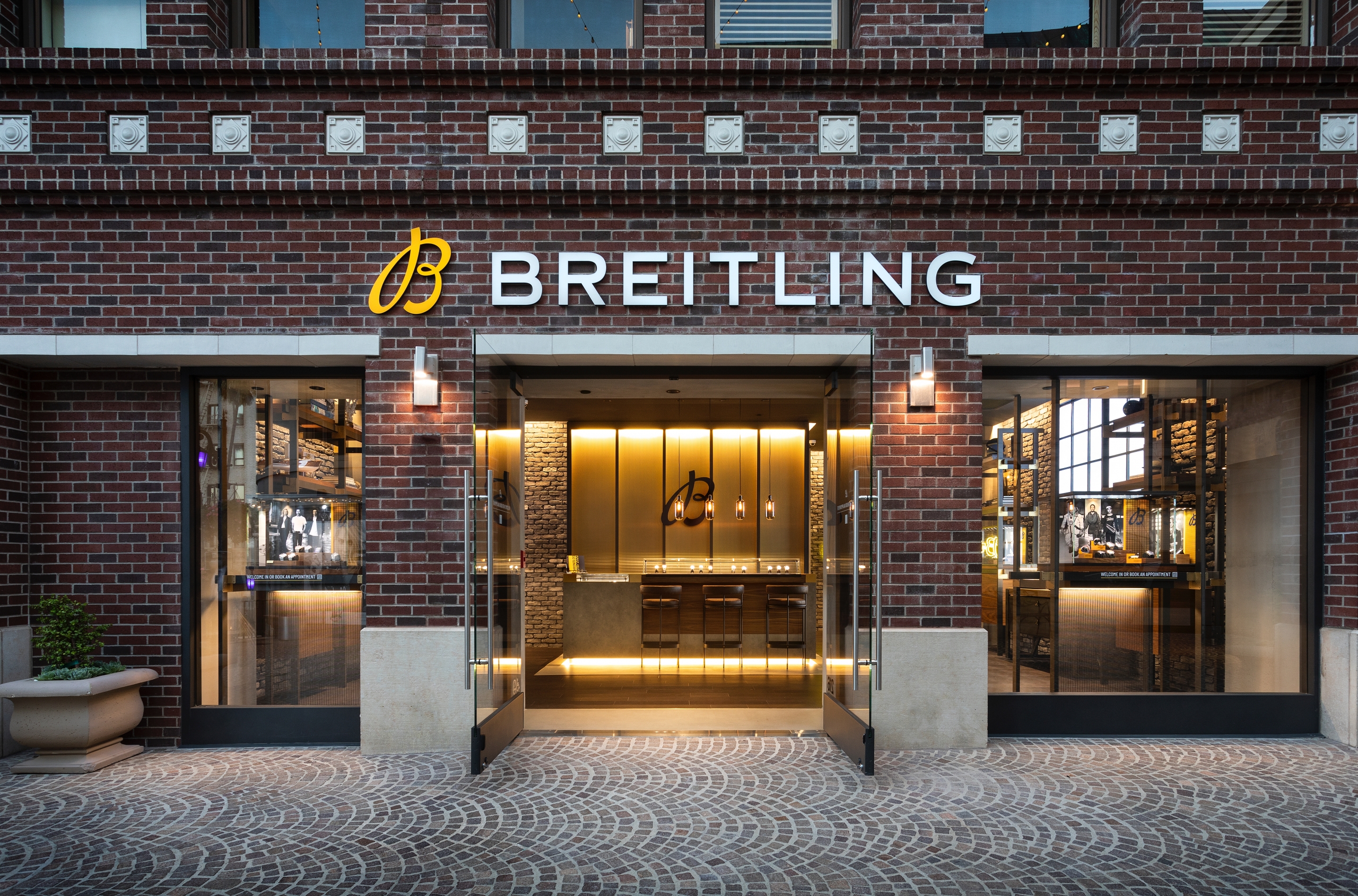 Breitling Boutique Beverly Hills front facade